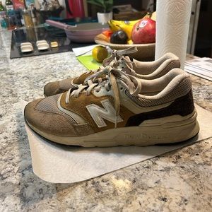 New Balance CM997HRT Mens 12 Brwn/Beige/Mustard Suede Sneakers.
